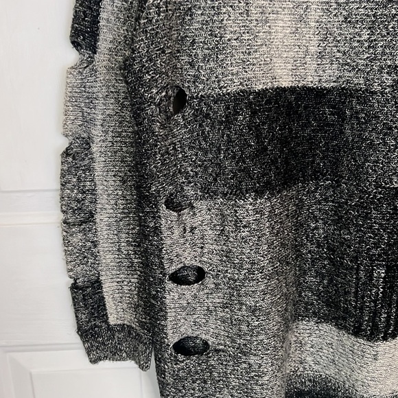 Kerisma Pull Over Gray Sweater Size M/L - Picture 3 of 12